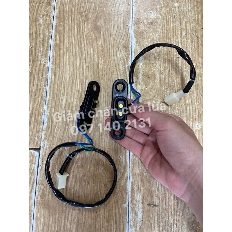 Giảm chấn cửa lùa Daihatsu Citivan