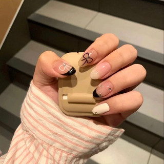 Nailbox thiết kế nơ trắng đen 133