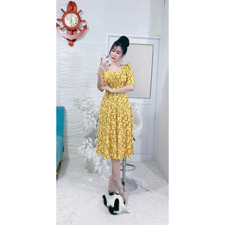 Đầm thiết kế cổ vuông phom lỡ