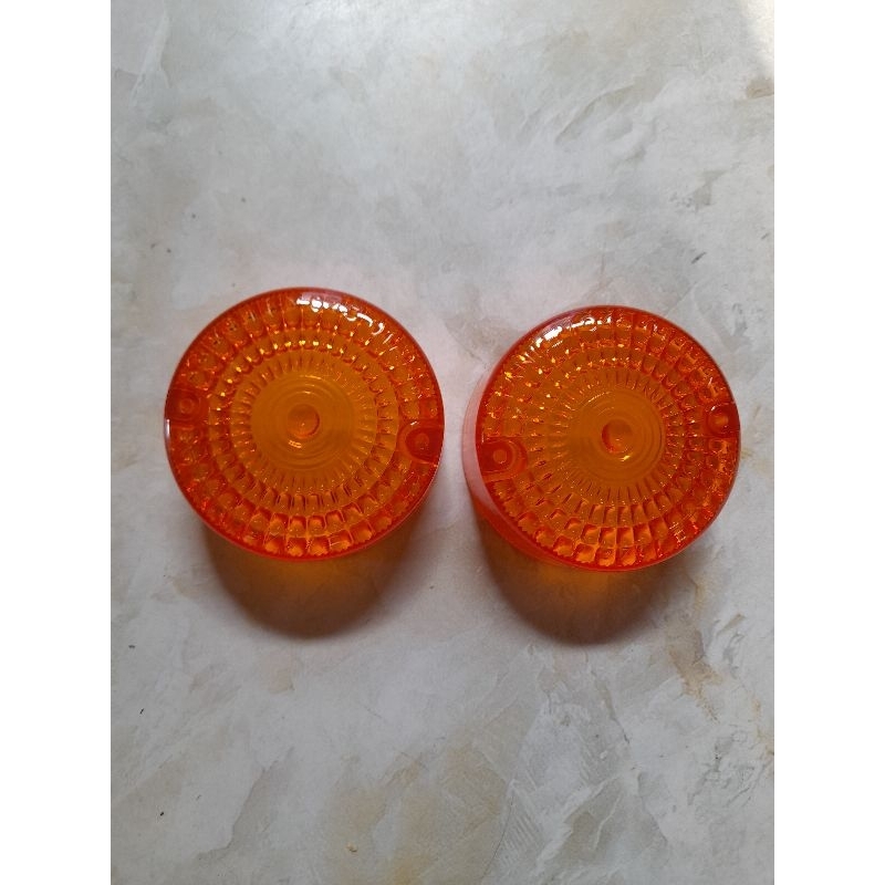 Chụp đèn xi nhan xe Cúp 81 đời cũ. ( 1 cặp ).