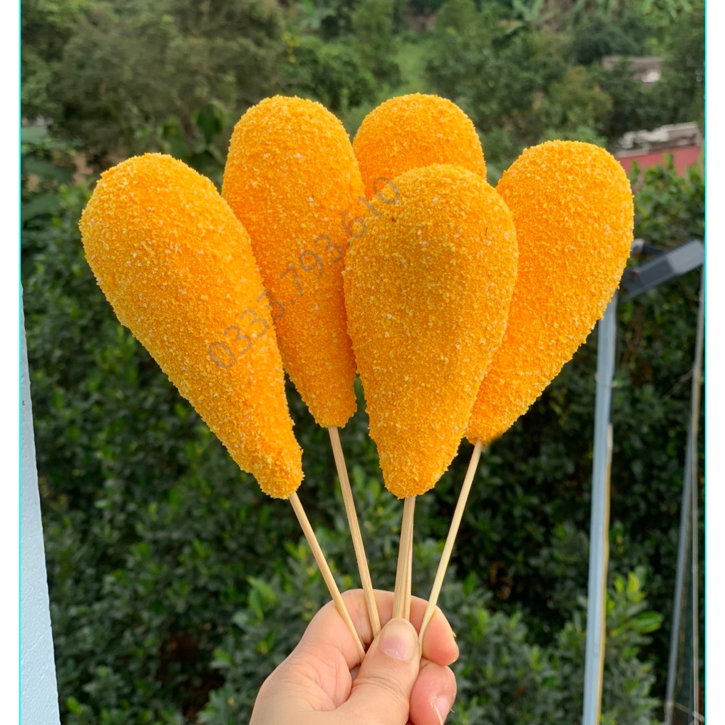 Hotdog mô hình, hotdog chiên xù trưng bày