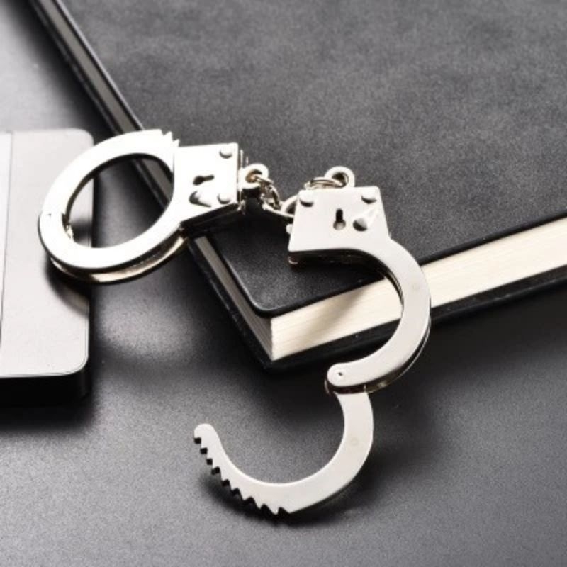 (Đồ chơi trẻ con)Đồ chơi nhập vai mô phỏng vòng tay số 8, ổ khóa còng tay vô tri