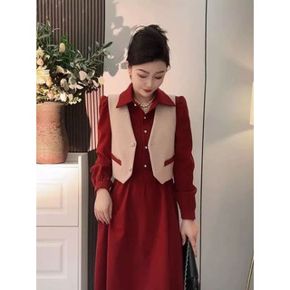 D139- set váy nhung kaki đỏ+ áo dạ gile màu be nude