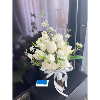 Hoa cầm tay cô dâu mix