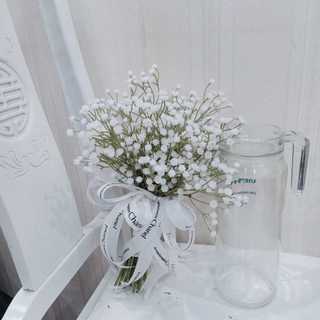 Hoa cầm tay cô dâu mix