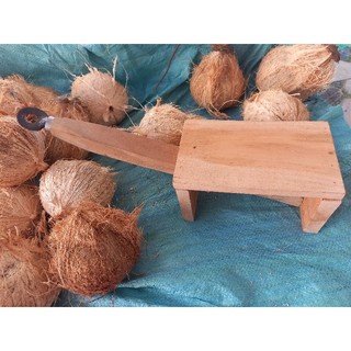 Dụng cụ nạo dừa thủ công bằng gỗ