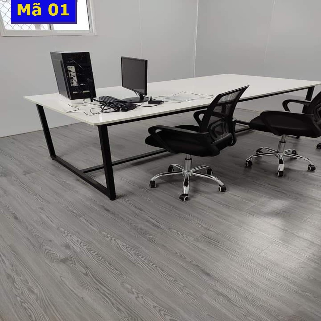 Sàn nhựa giả gỗ loại 1 , Kích thướt 1 tấm nguyên 91,44 x15,24 cm , có sẵn keo dán Vân sần Mẫu 01