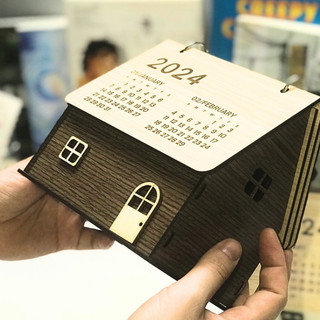 Lịch 2024 để bàn, lịch gỗ 3d decor trang trí hình ngôi nhà