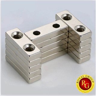 (TGNC) Nam châm cửa gỗ, nam châm trắng hình chữ nhật có lỗ 40x12x4 có 2 lỗ vát