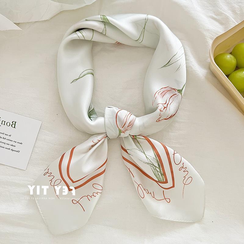 Khăn lụa vuông họa tiết cây vàng mùa thu kích thước 70x70cm klv 107 THYTHY STORE