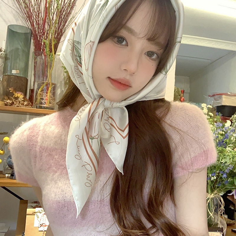 Khăn lụa vuông họa tiết cây vàng mùa thu kích thước 70x70cm klv 107 THYTHY STORE