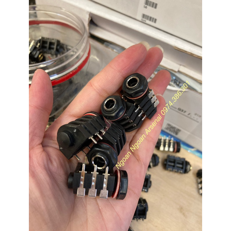 Jack rắc 6 ly  âm máy báo giá 1 cái.