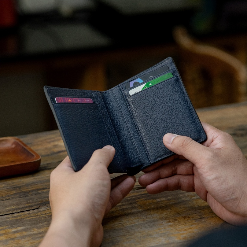 Ví da bò nam MASAMU Mal màu xanh Navy dạng đứng 2 ngăn