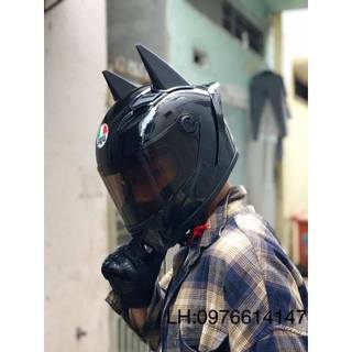 Mũ bảo hiểm Fullface Agu lên đuôi gió và sừng Batman-Nón AGU đen bóng chính hãng kèm túi rút xịn sò