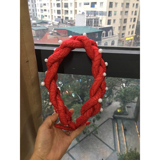MẤN GẤM MÀU ĐỎ ĐỘI ĐẦU KẾT HỢP DÀI ĐÍNH NGỌC SANG TRỌNG