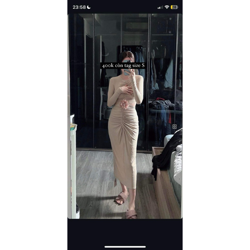 Đầm QCCC còn tag giá 900k pass 400k