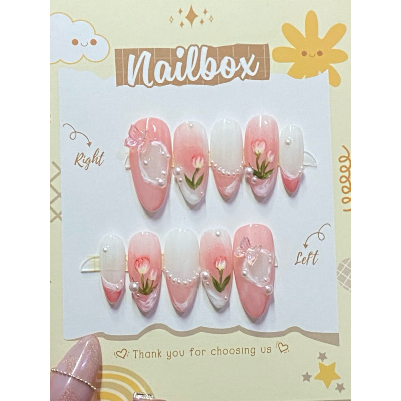 Nailbox hồng thạch trắng vẽ hoa tulip gắn charm bướm