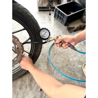 Đồng hồ bơm săm lốp ô tô ,xe máy
