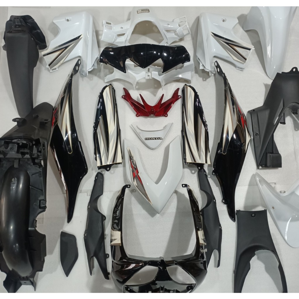 Dàn áo C110 xe Wave RSX 110 nhựa ABS màu Trắng- Đen đời xe 2010 - 2012, tặng kèm bộ tem theo xe