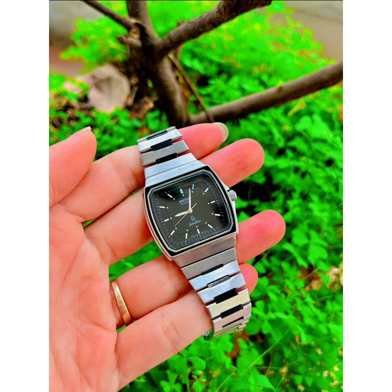 Đồng hồ nam Seiko Silver Wave mặt đen form tank