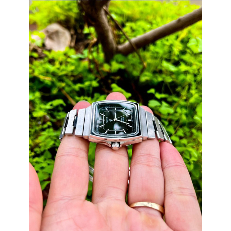 Đồng hồ nam Seiko Silver Wave mặt đen form tank