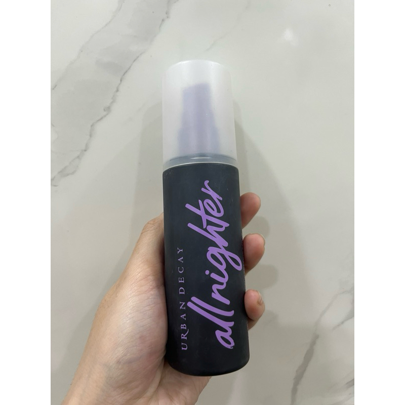 xịt khoá urban decay