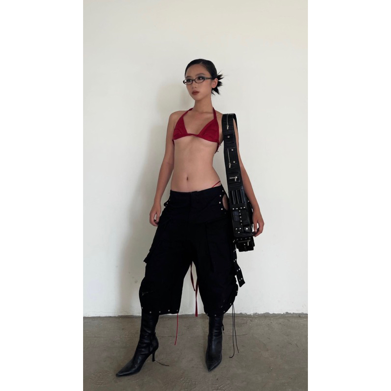 QUẦN LỬNG TRỄ EO ỐNG RỘNG PHỐI TÚI HỘP TRANG TRÍ ĐINH TÁN - TNT 101 CAPRI PANTS