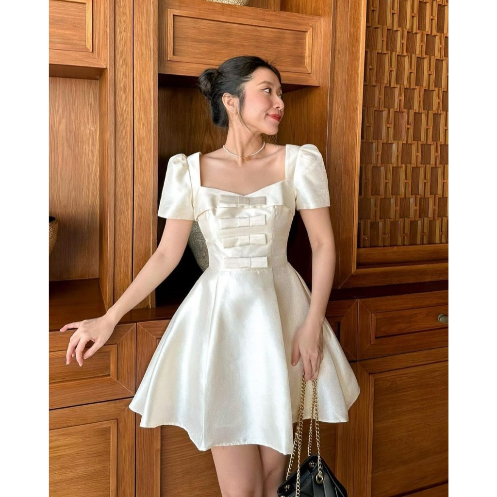 Đầm nữ nhẹ nhàng