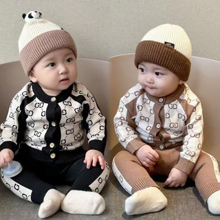 Bộ len sơ sinh cài cúc cho bé