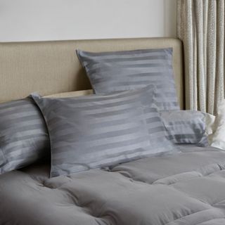 Đôi vỏ gối nằm cotton sọc 3F chuyên dùng khách sạn cỡ 50x70cm