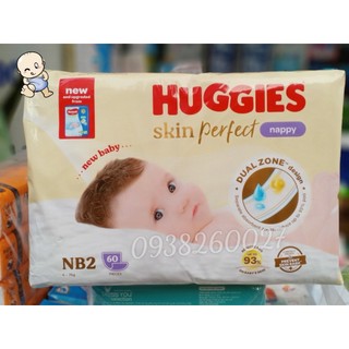 Miếng lót sơ sinh Huggies NB2 60 miếng mẫu mới (4-7kg)