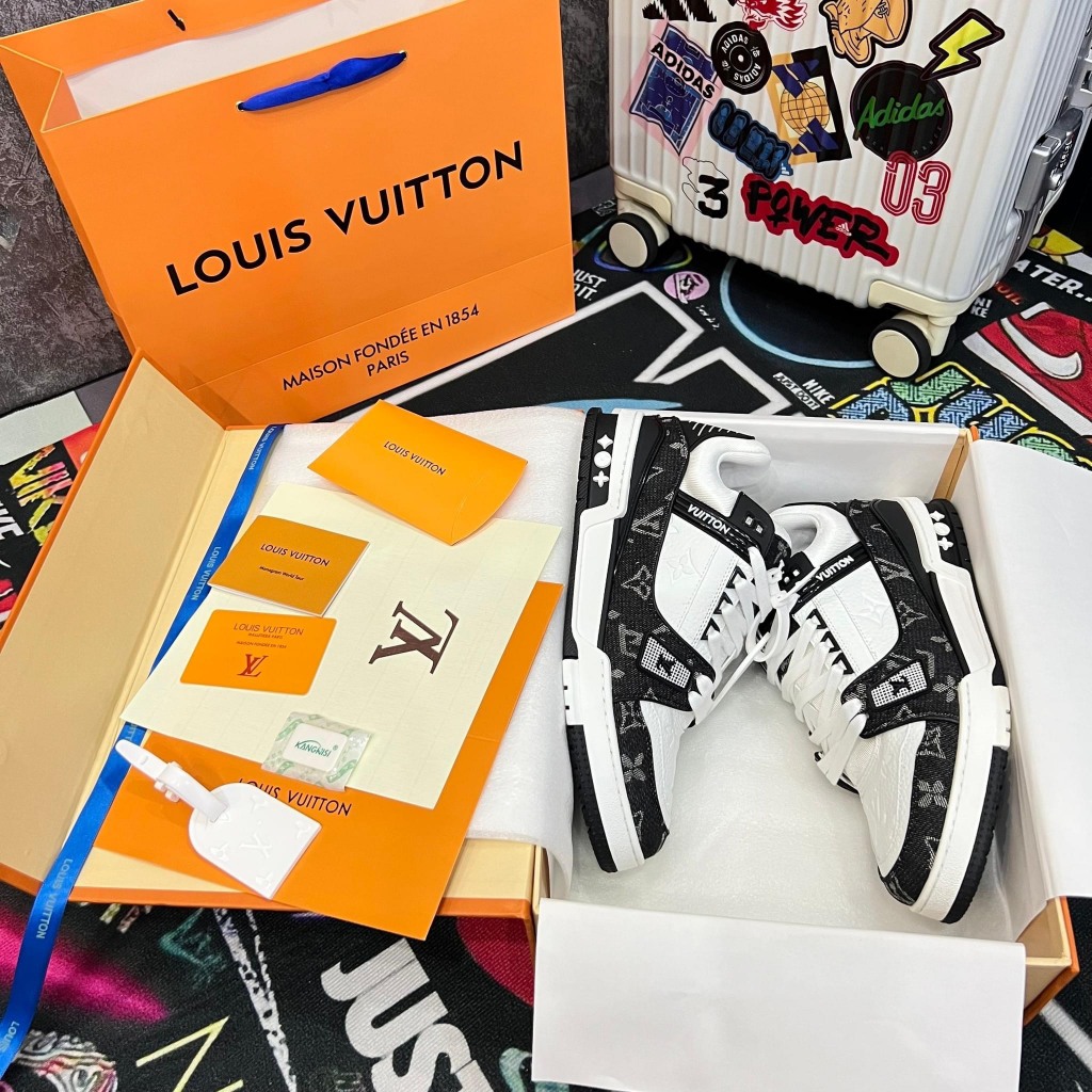 Giày LV Trainer Nam Nữ, Giầy Louis Vuitton Black White bản Trung Full phụ kiện | BigBuy360 - bigbuy360.vn