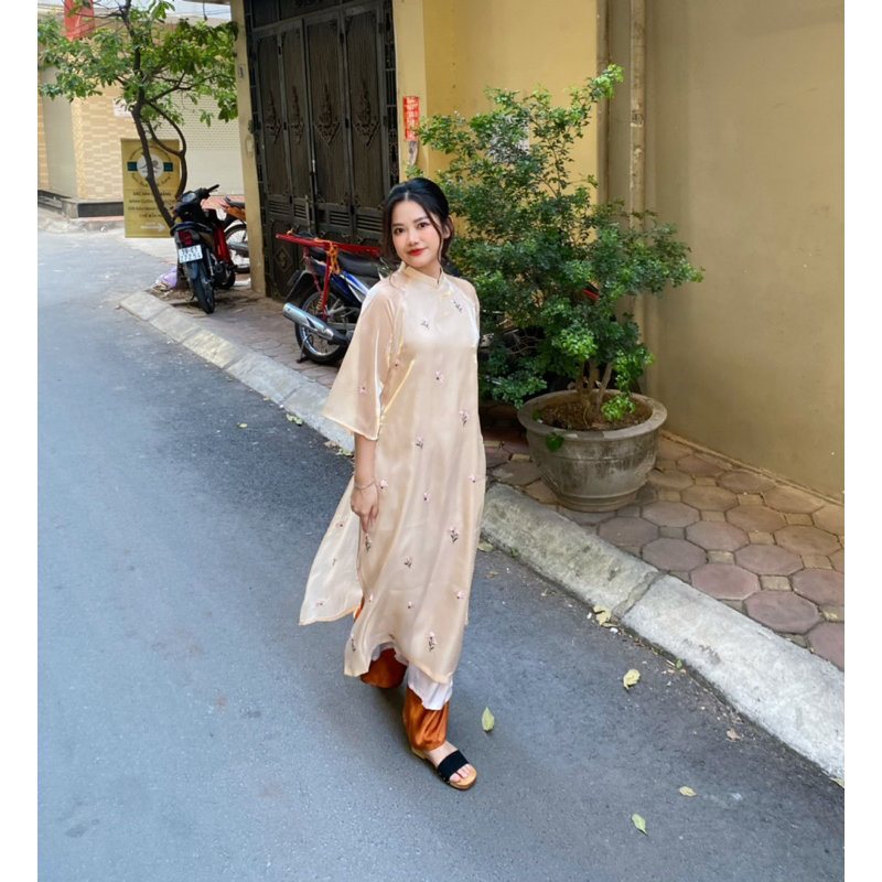 Áo dài hoa Chò Chỉ (post mới post cũ bị kh.oá)