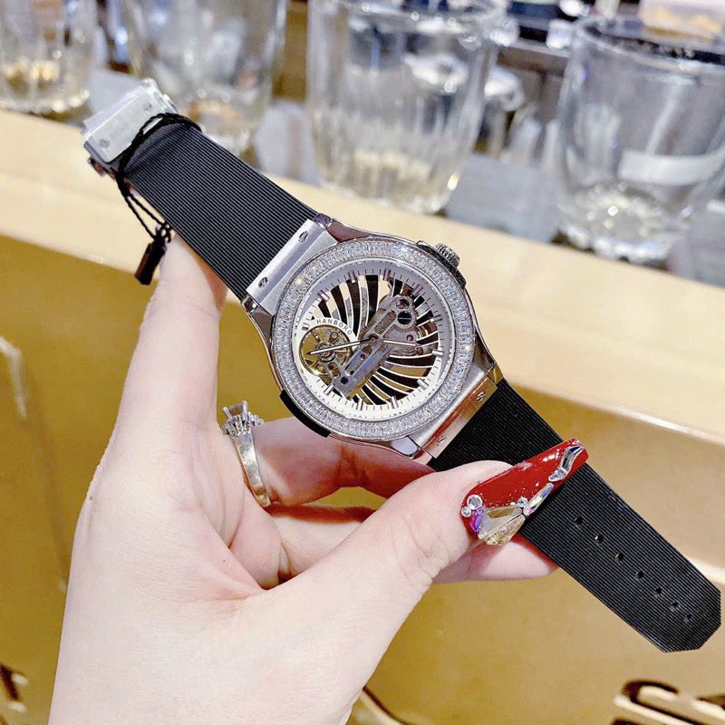 Đồng Hồ nữ Hanboro By Huboler Mặt Tròn Lộ Cơ đính đá chính hãng dây cao su