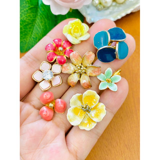 Hoa tai lẻ hình hoa