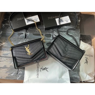 Ví nữ nắp nhọn da hạt kèm dây size 18cm vừa điện thoại full box
