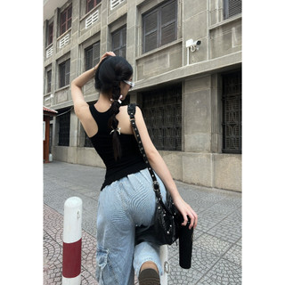Áo đen dây cước tàng hình