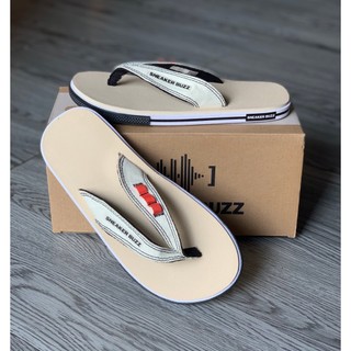 Dép Sneaker Buzz xỏ ngón kem quai trắng họa tiết 1SBS036