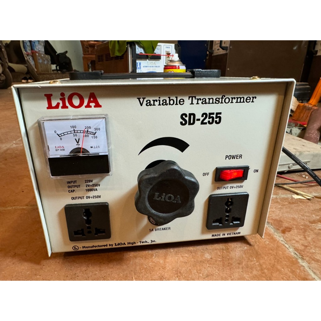 Biến áp vô cấp 1,1 kw Chỉnh điện thế 0-250v