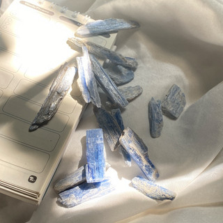 Kyanite thô