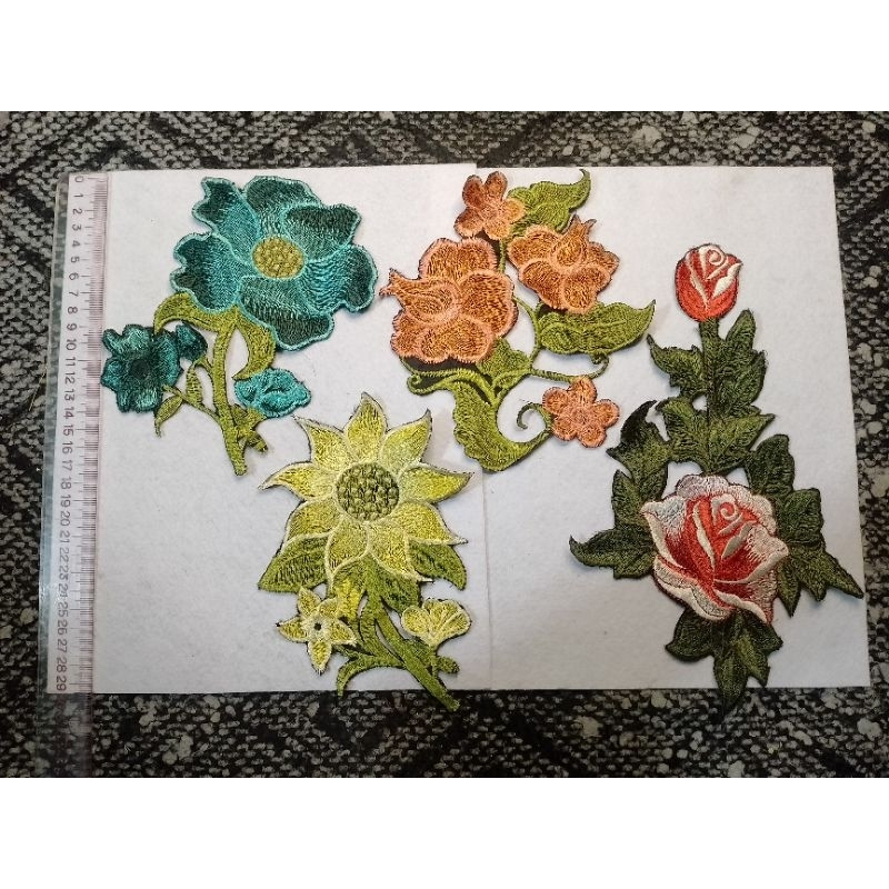 Set Hoa thêu trang trí Áo sơ mi/Đầm/Áo dài (Như hình)