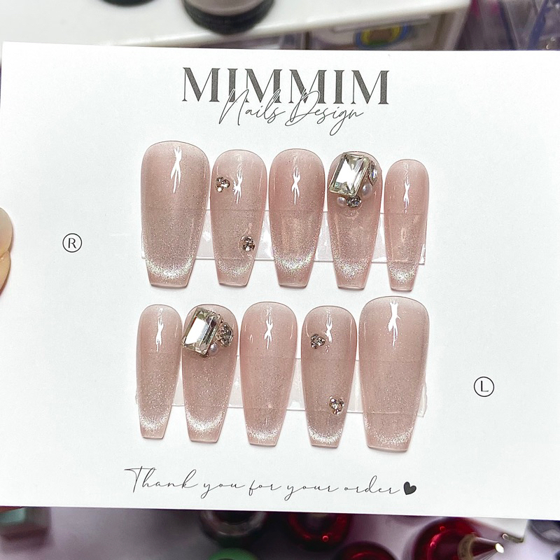 Nailbox thiết kế mắt mèo lấp lánh