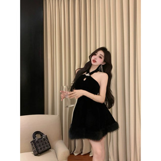 Đầm Nhung Hai Dây cổ yếm xèo phối lông cao câp