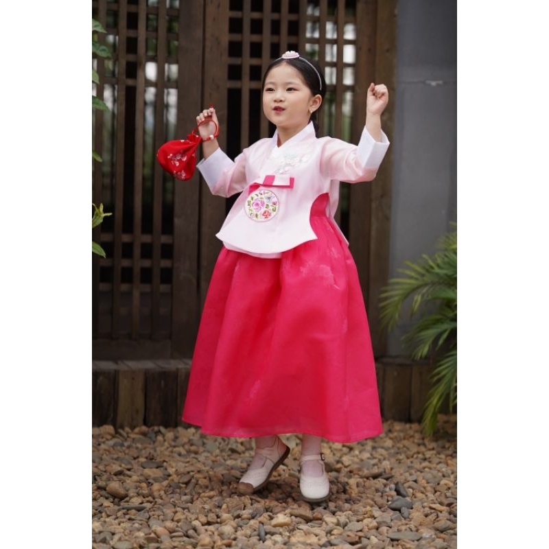 Hanbok cho bé gái ( size 25 đến 42kg. cao 1,16m đến 1,44m)