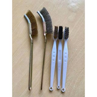 Bàn chải cán sắt sợi kẽm vệ sinh lũa