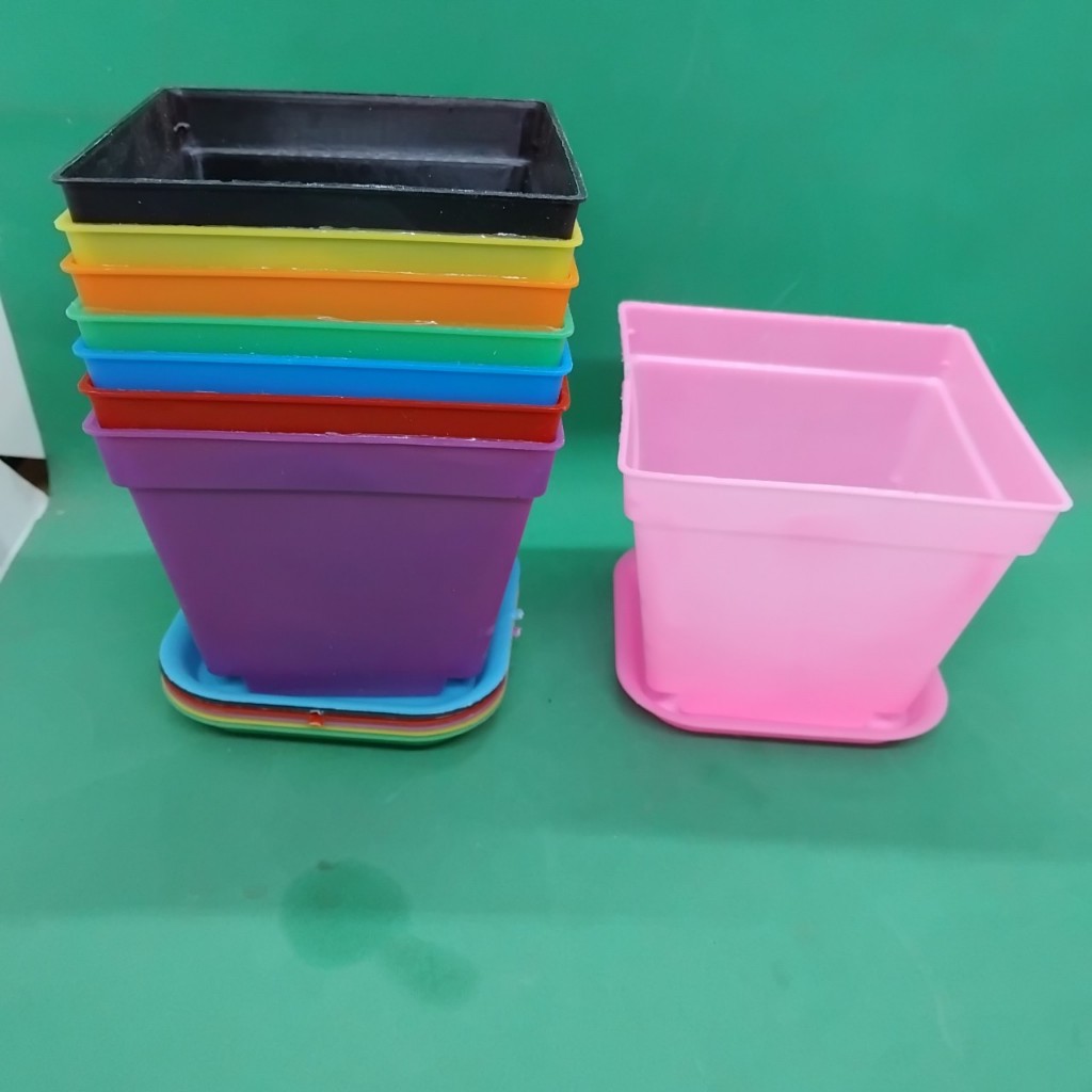 01 Chậu nhựa dẻo kèm đĩa lót trồng cây sen đá, xương rồng, ươm hạt giống kích thước 10x10x7cm