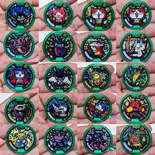 Đồ chơi xu yokai watch lấp lánh nhiều màu.