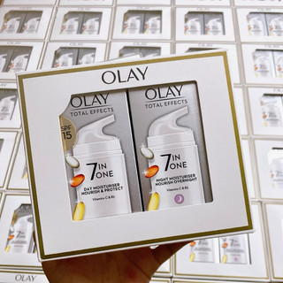  Set 2 lọ kem OLAY ngày - đêm 2x37ml 
