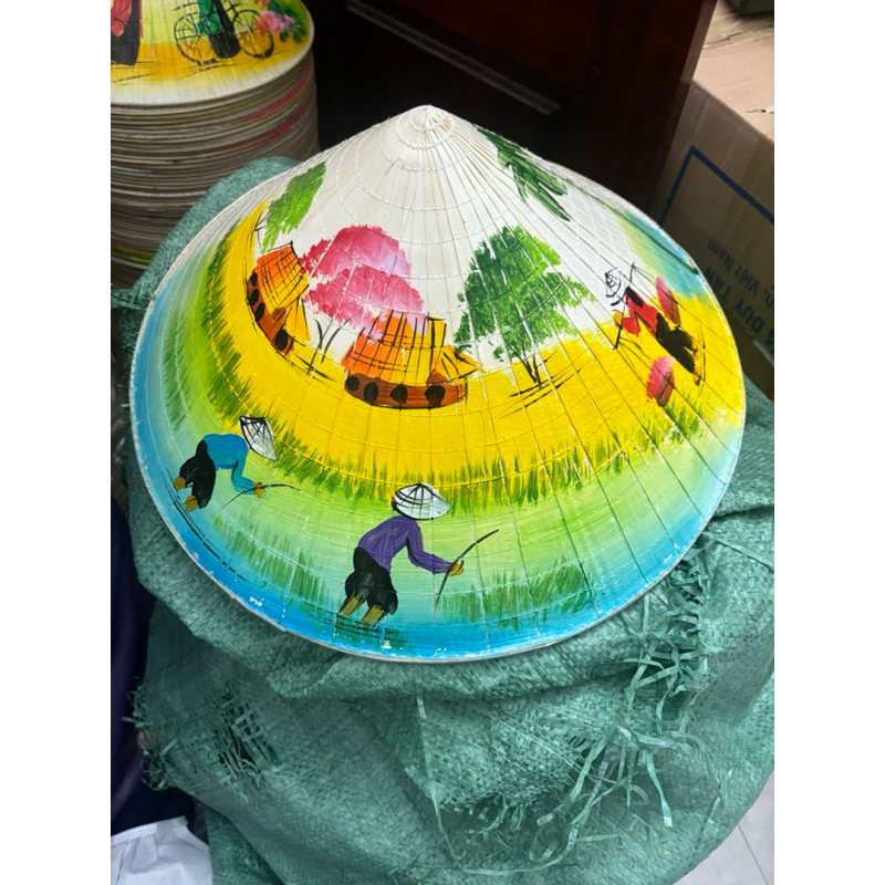 Nón lá vẽ sỉ lh O984694688 nhận báo giá
