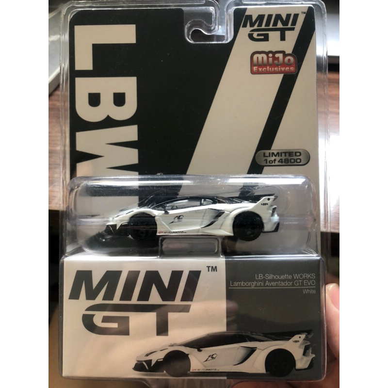 Xe mô hình Mini GT(Card Mỹ)#467 Lamborghini Aventador GT EVO(White)